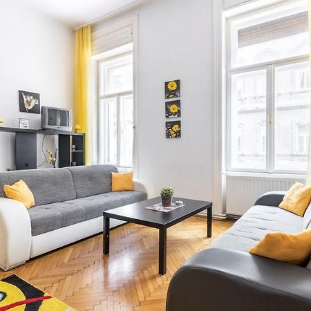 Izabella Home 2 Budapest Eksteriør billede
