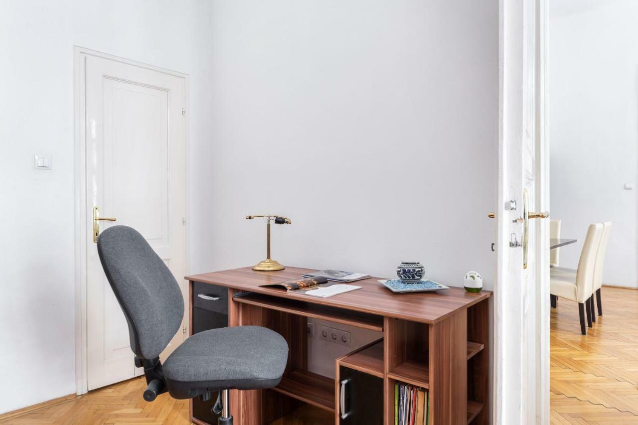 Izabella Home 2 Budapest Eksteriør billede
